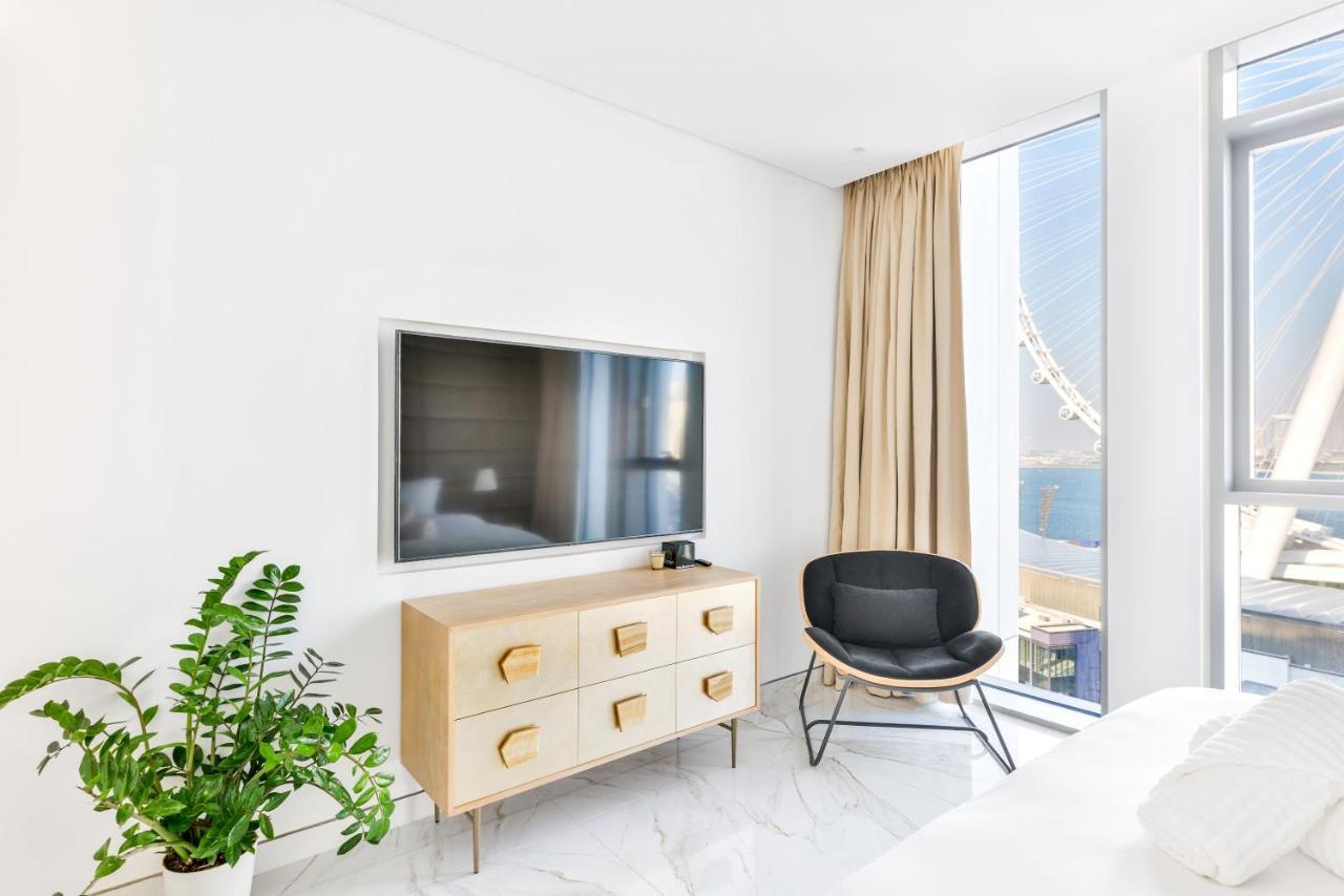Luxury 2 Bedroom Beachfront Apt W Stunning Sea View Dubai Ngoại thất bức ảnh