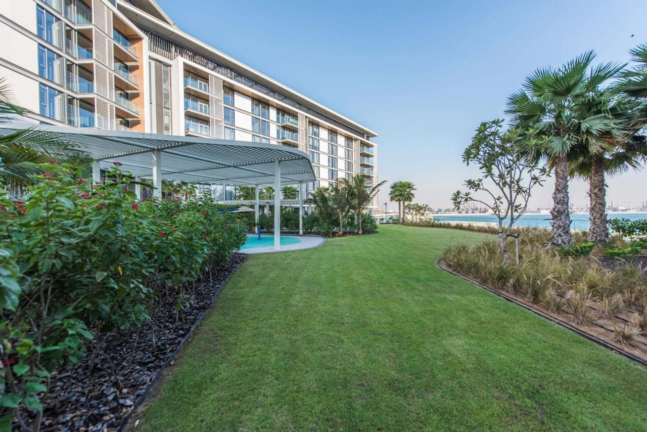 Luxury 2 Bedroom Beachfront Apt W Stunning Sea View Dubai Ngoại thất bức ảnh